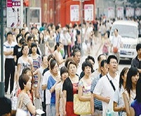 2011级学生拍摄毕业证书电子照片